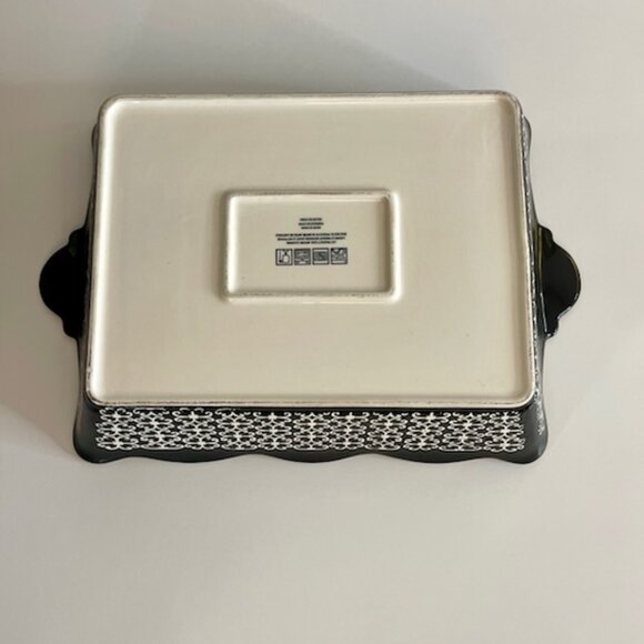 Baum Ceramic Casserole Dish, Black Floral Design, 10x12x3, Oven-to-Table Safe - Picture 5 of 9
